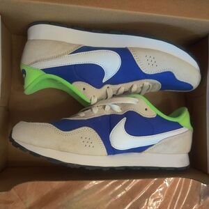 NIB Nike 6Y shoes